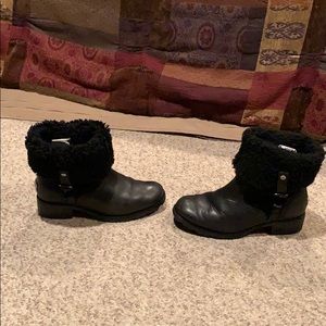 Ugg black leather Bellevue Moto sheepskin boot 8.5